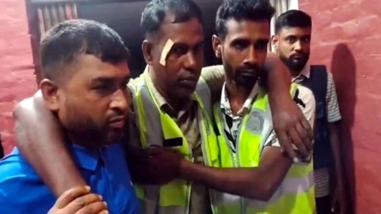 আসামি ধরতে গিয়ে হামলায় দুই পুলিশ আহত