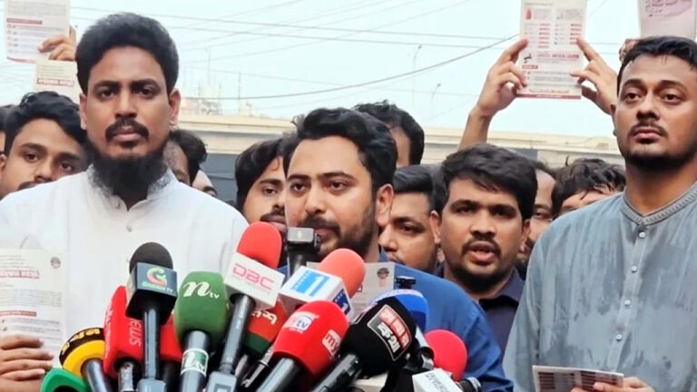 ২ মন্ত্রীর পদত্যাগ চাইলেন নাহিদ ইসলাম