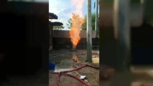 নলকূপ বসাতে খোঁড়াখুঁড়ি, মাটির নিচ থেকে বের হলো আগুন